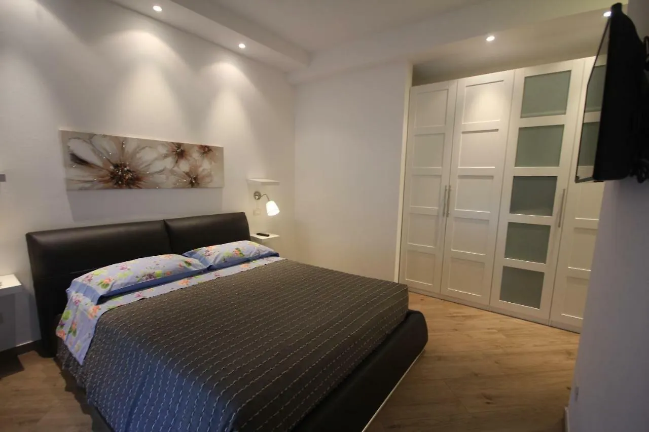Villa Savina Appartamenti 0*, Riccione