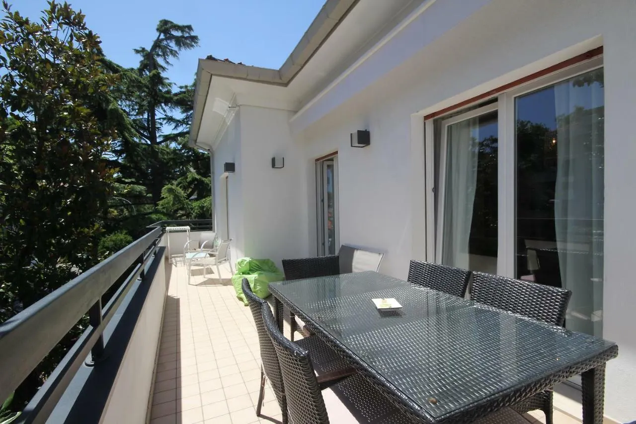 Villa Savina Appartamenti 0*, Riccione Italy